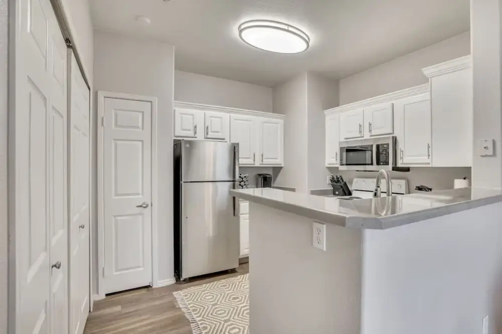 Luxury King Beds Pool Gym - Near Hill AFB