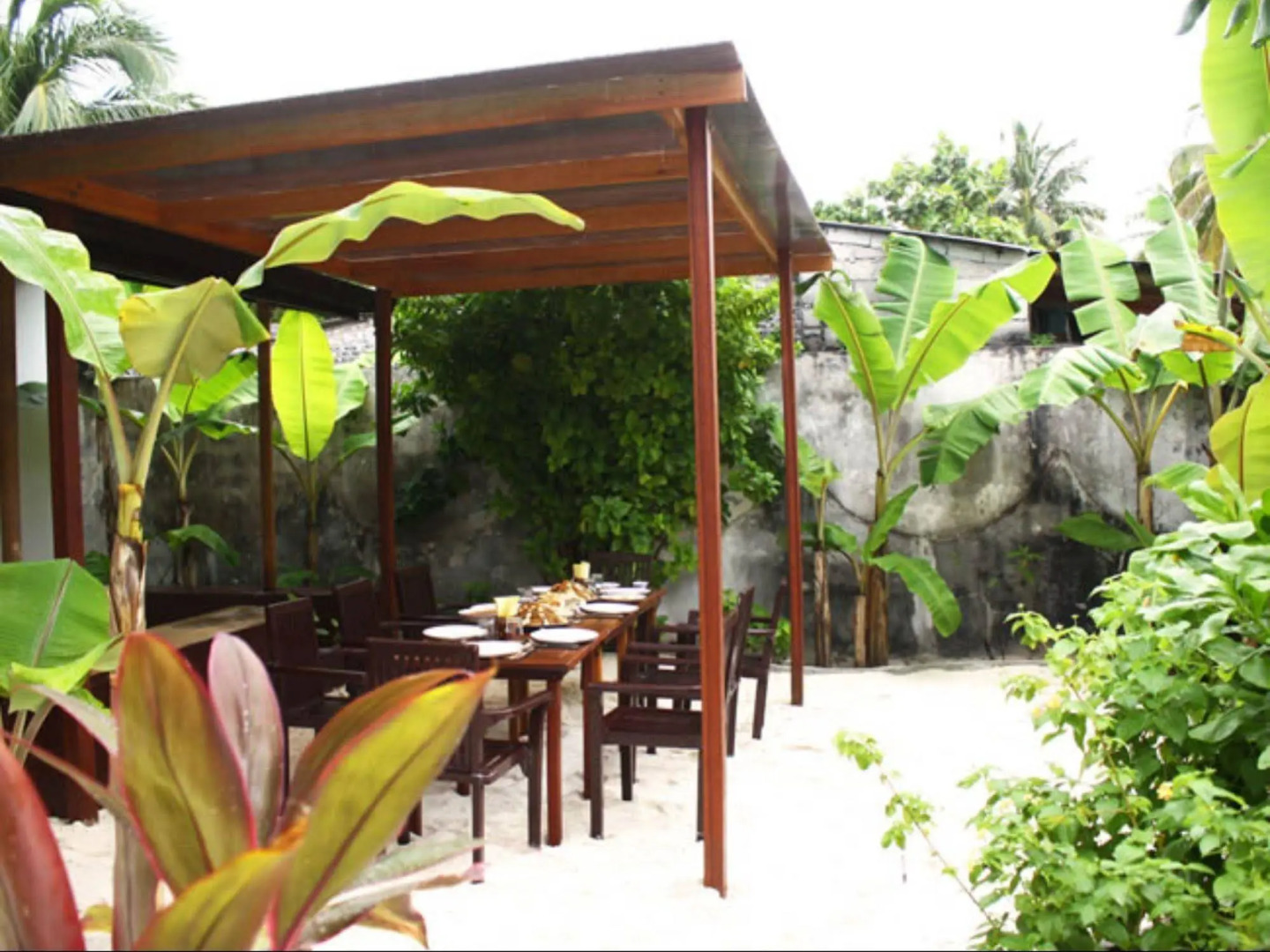 Yonder Retreat Folhudhoo