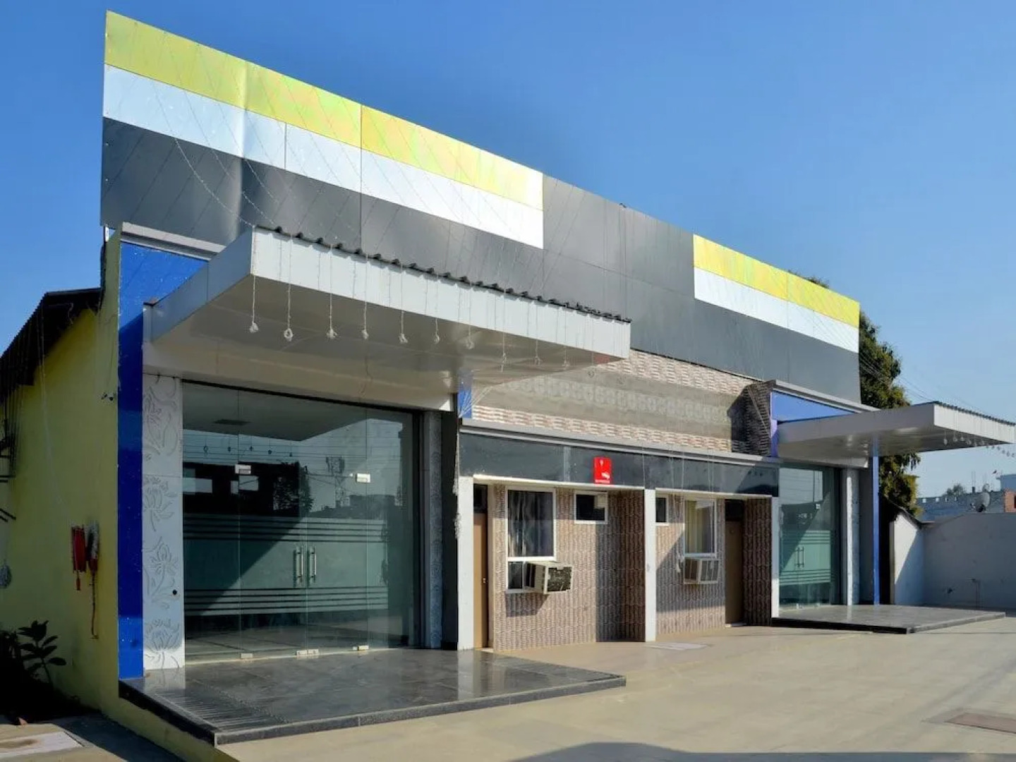 OYO 4308 Hotel Zaarang Inn