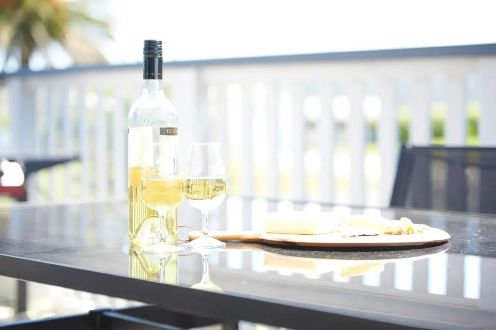 The Queenslander Raglan