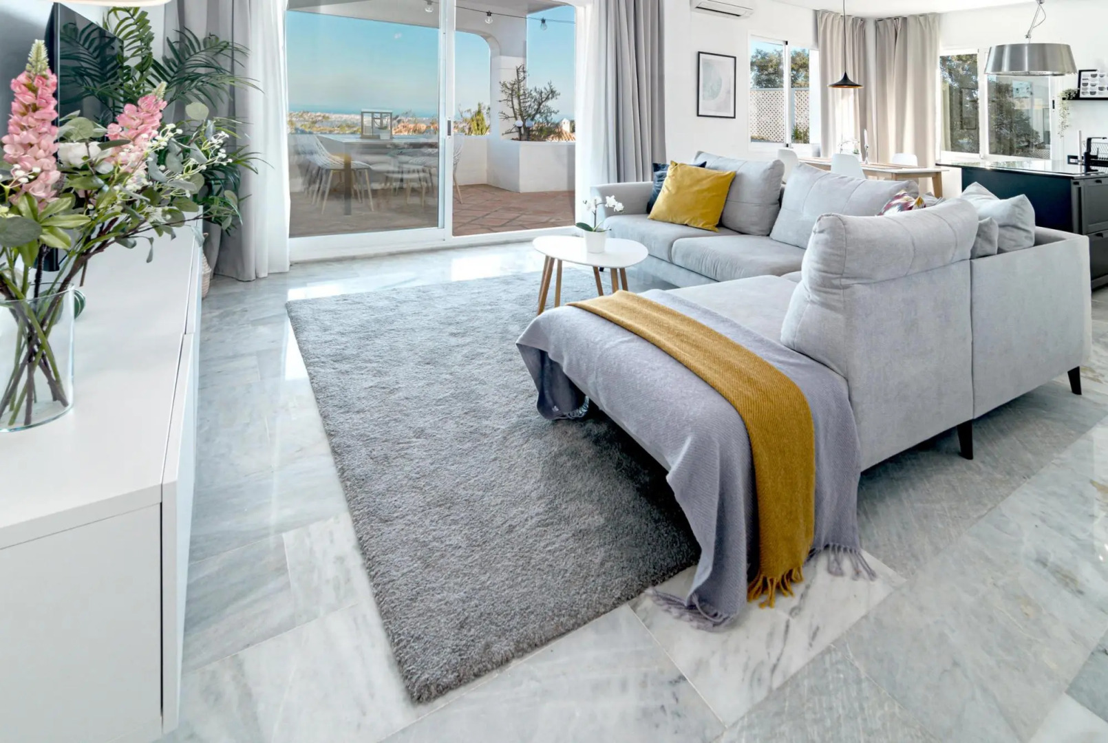 LJ- Modern flat with spectacular views in mountain