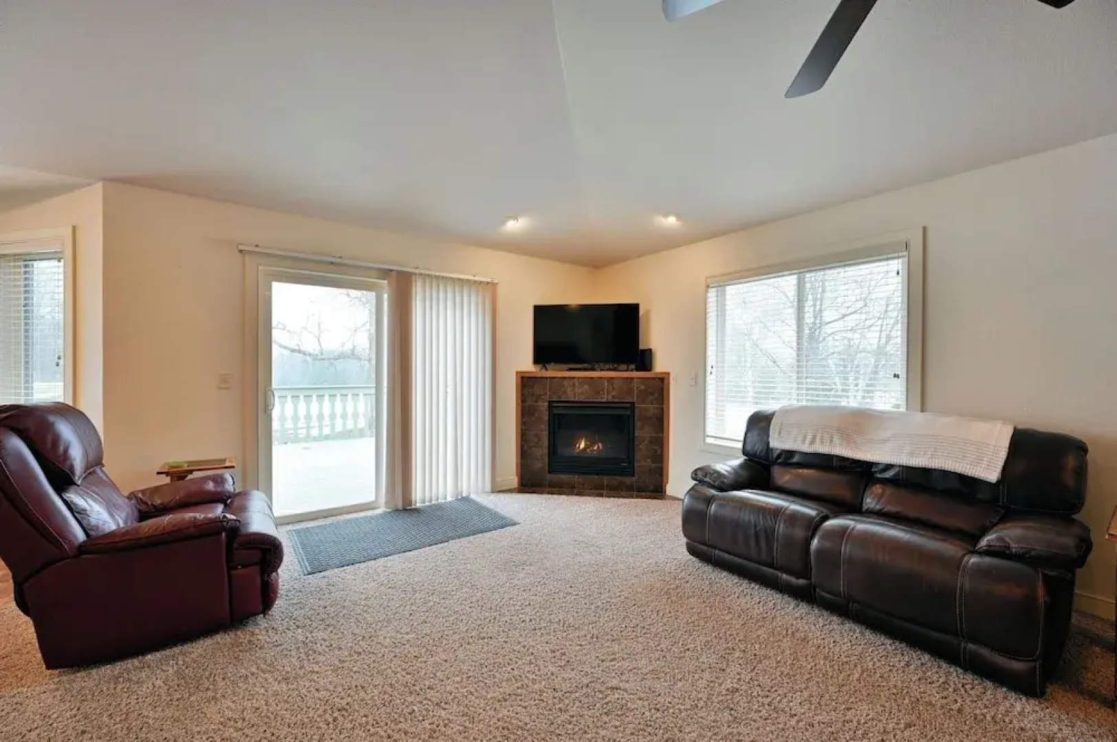 Unit 701 5 bd 3 ba