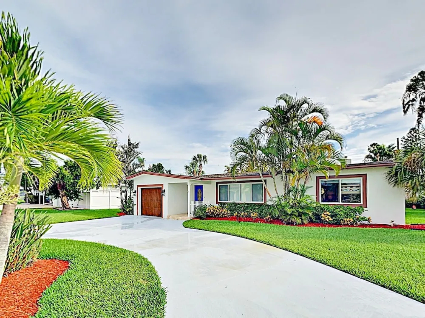 New Listing! Charming Getaway W/ Screened Pool 2 Bedroom Home