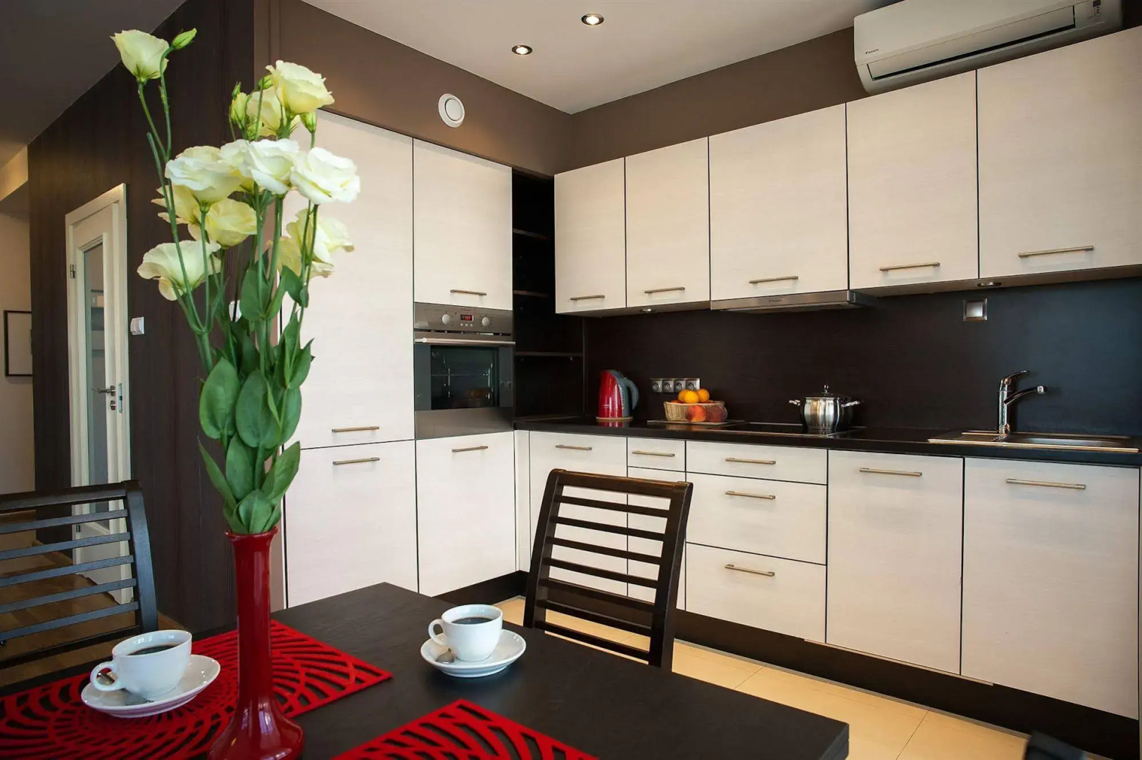 Platinum Towers E-Apartments