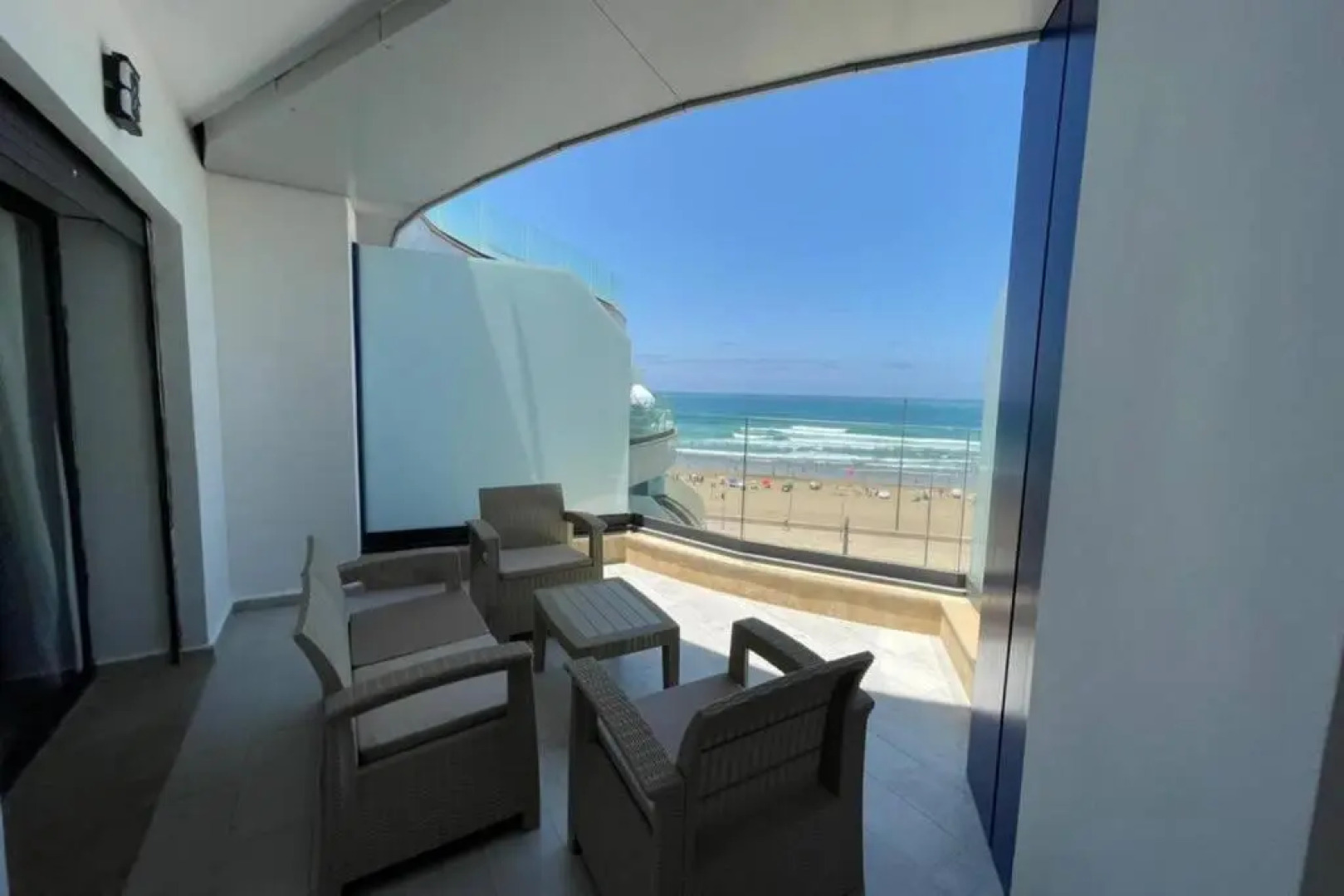 Superbe appartement en front de mer haut standing
