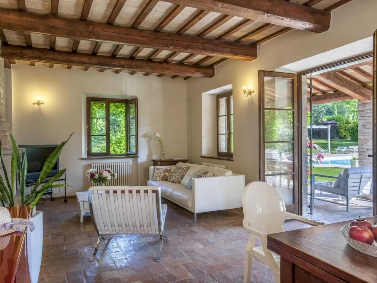 Marche Villa Close Culture