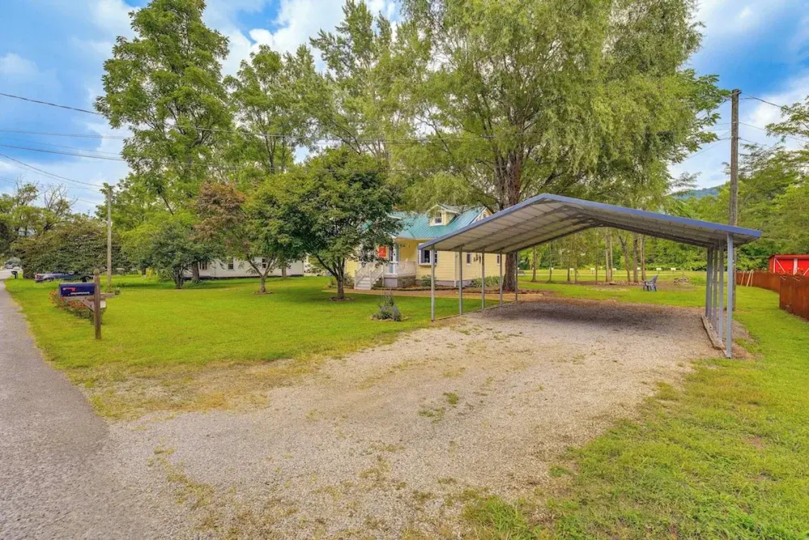 Updated Damascus Cottage on Appalachian Trail!