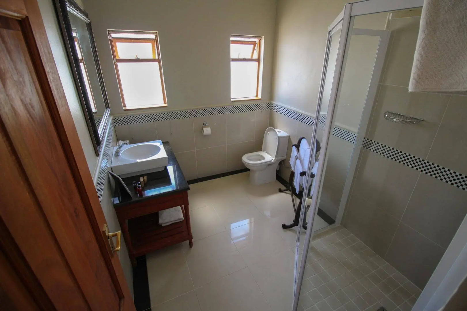 The Victorian 1906 Hotel