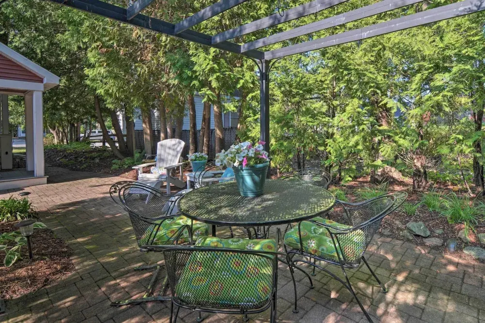 Northwest Michigan Duplex: 1/2 Mi to Lake Michigan