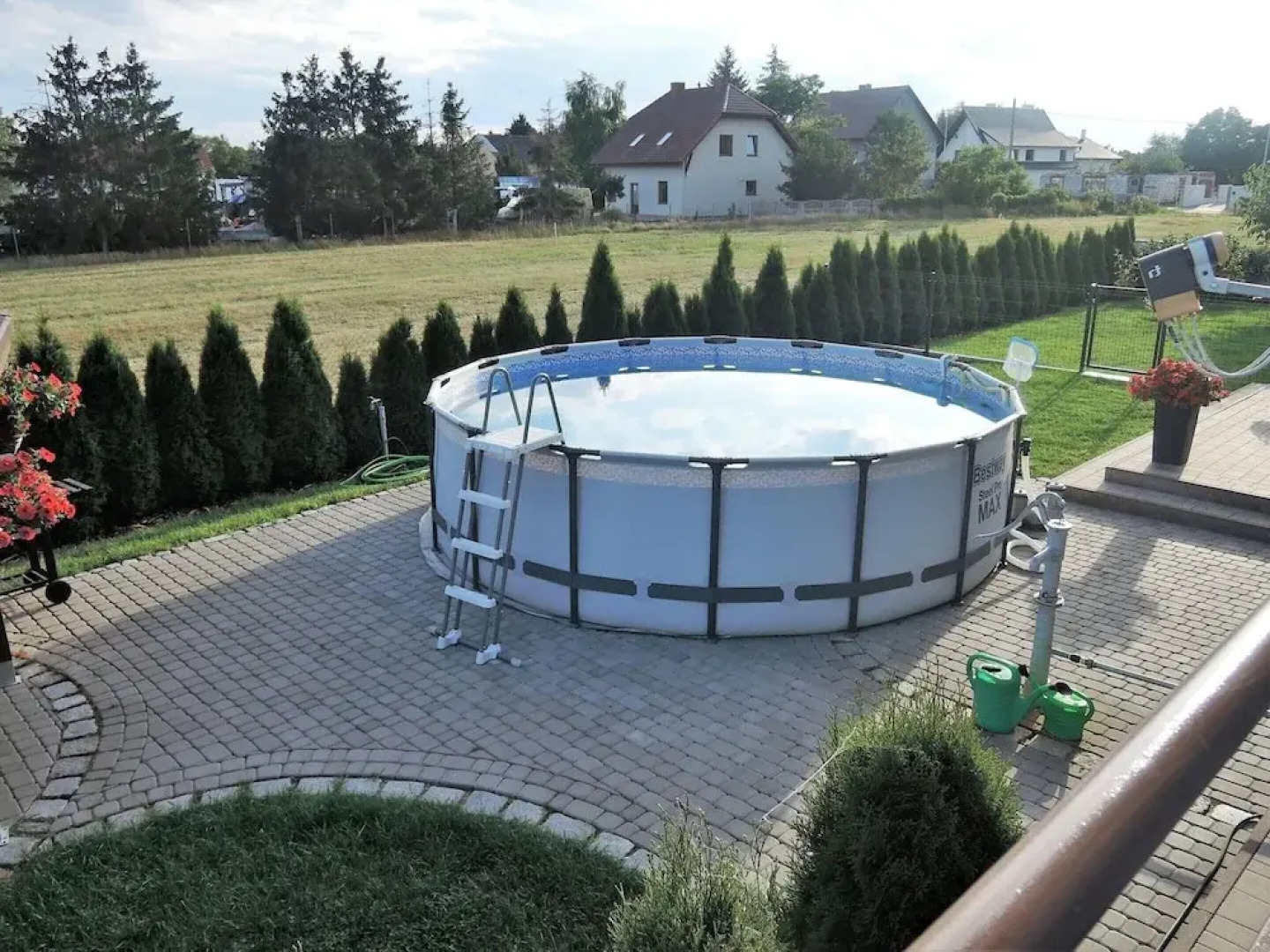 Apartment With a Swimming Pool in Stepniczka