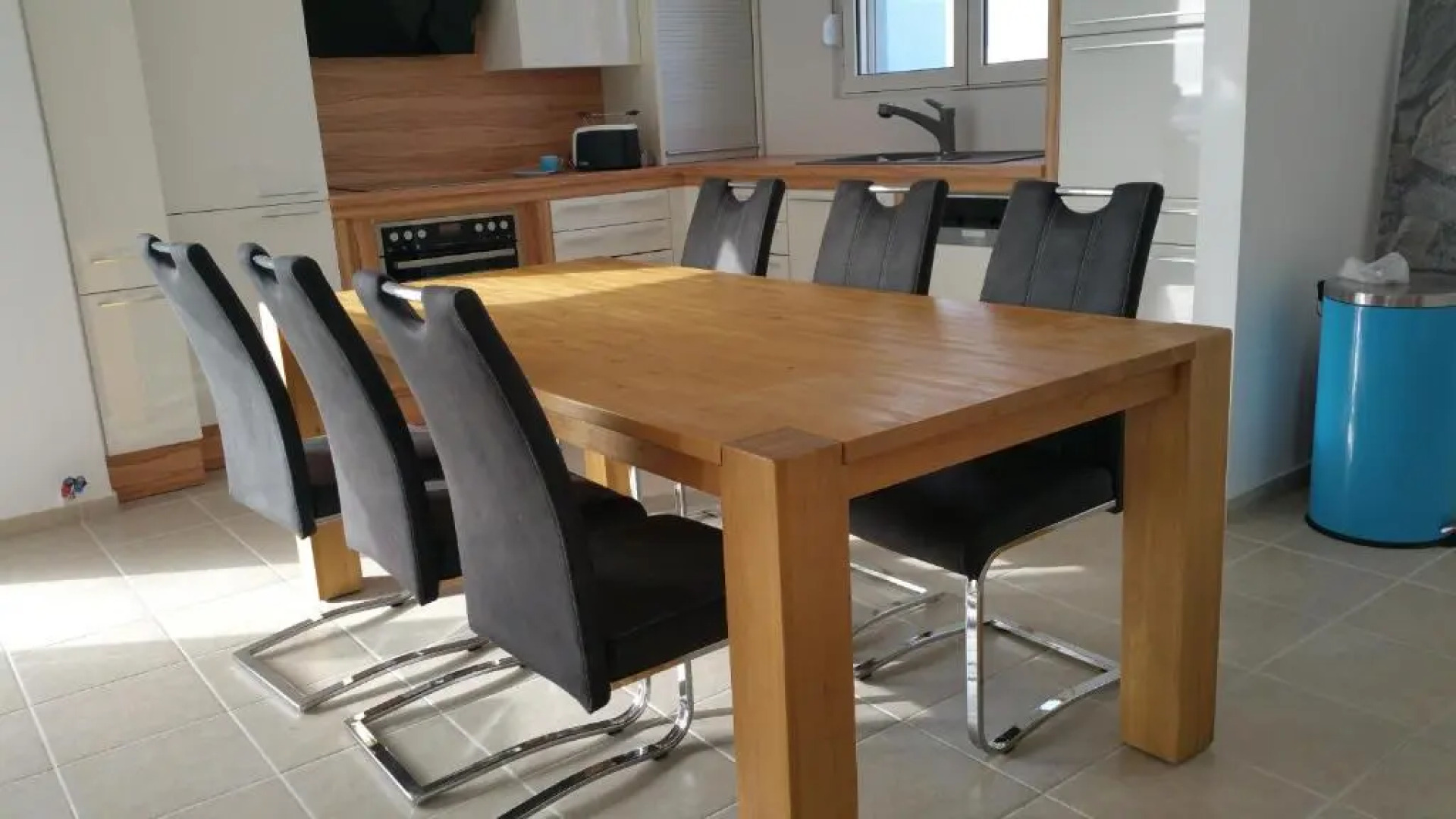 Neptune Holiday Home