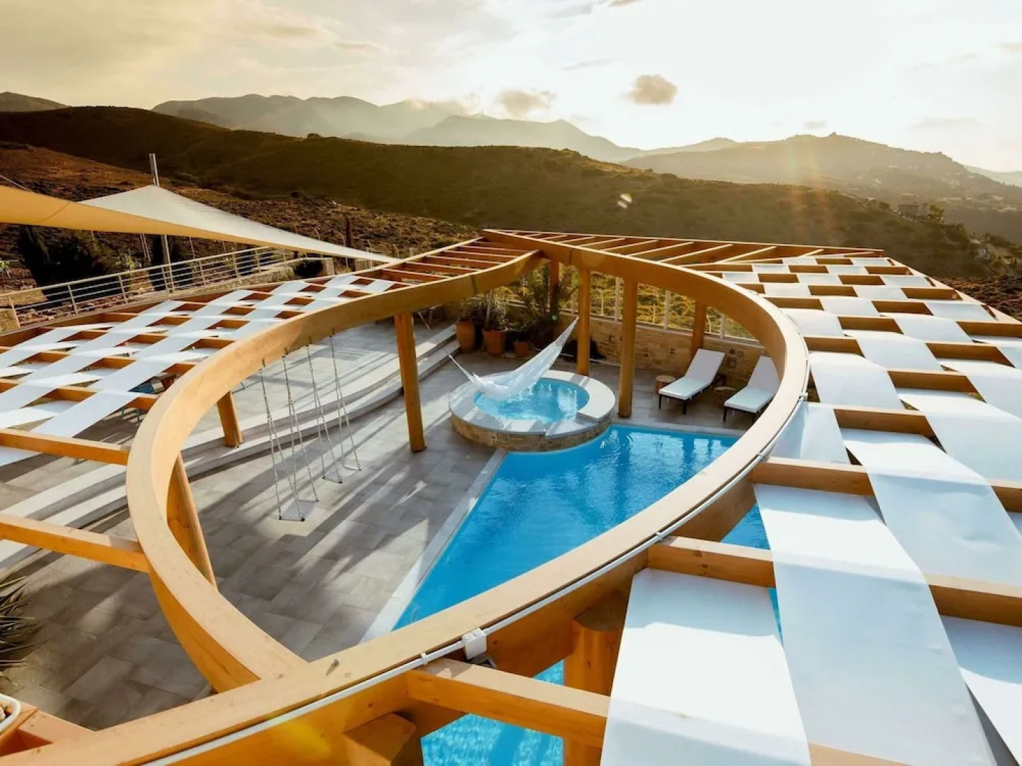 Luxury Villa With Heated Pool 700m to the Beach