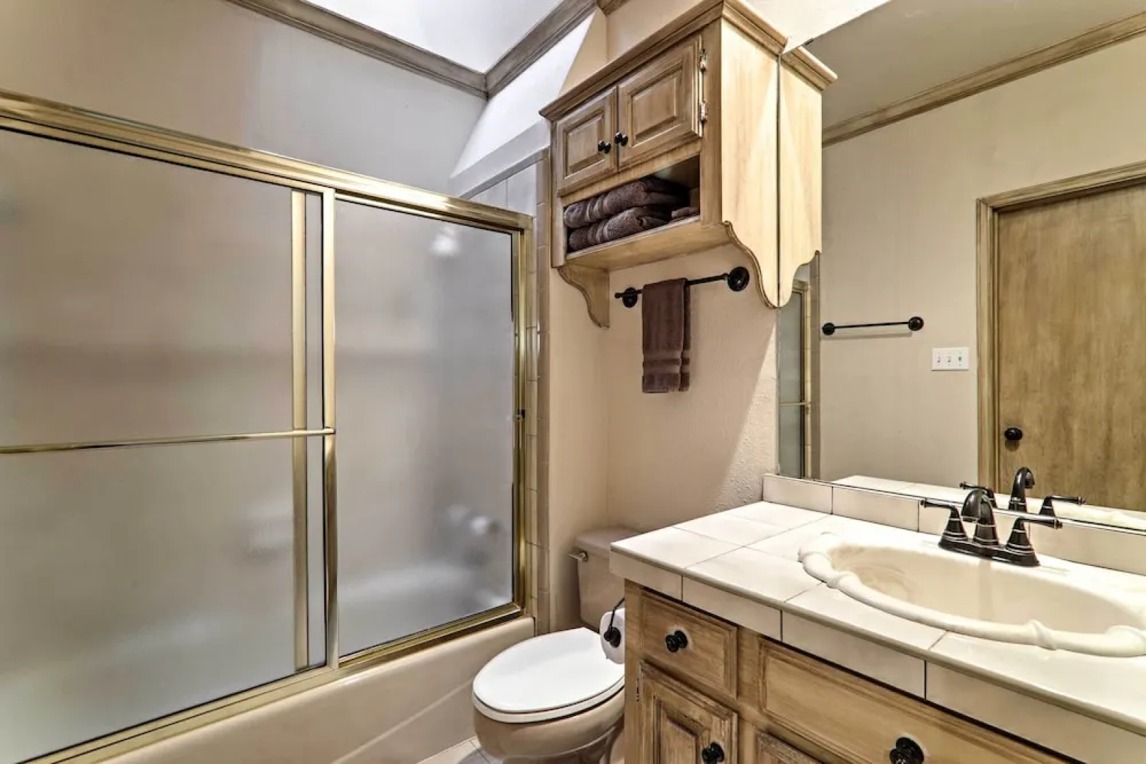 Pool & Hot Tub: Lakefront Harlingen Home