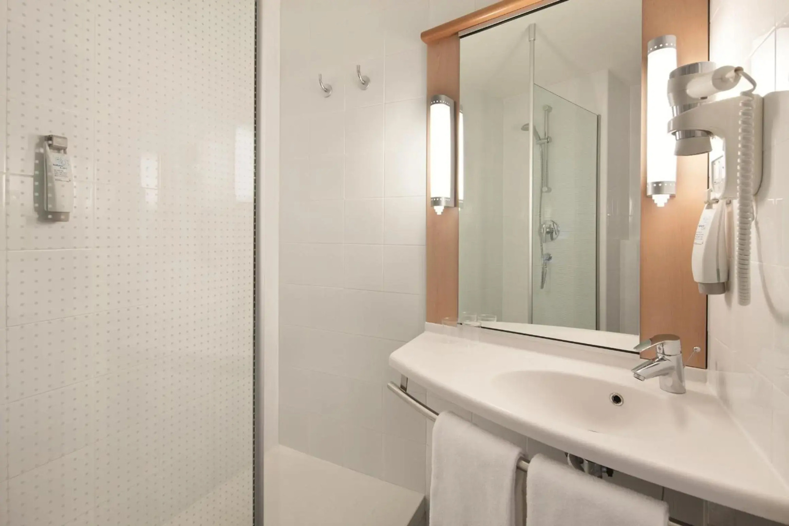 Schulz Hotel Berlin Wall at the East Side Gallery