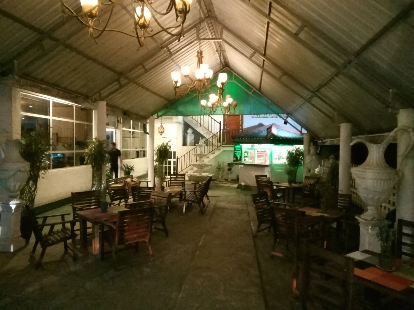 Hill Cool Hotel & Restaurant