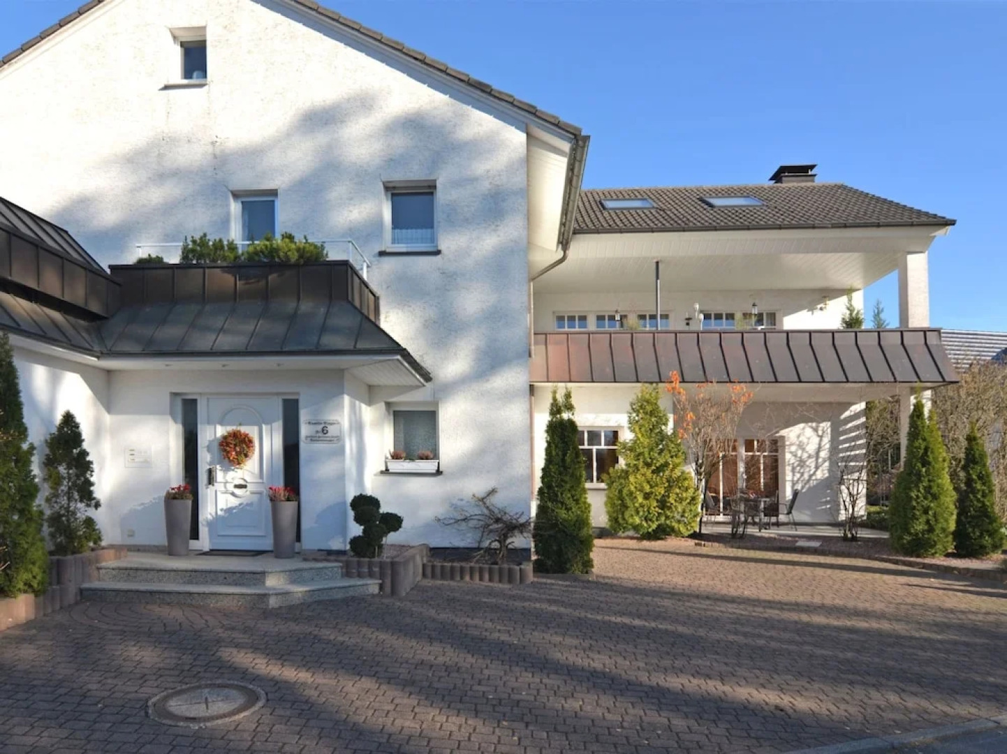 Tasteful Ground Floor Apartment with Terrace & Garden near Brilon