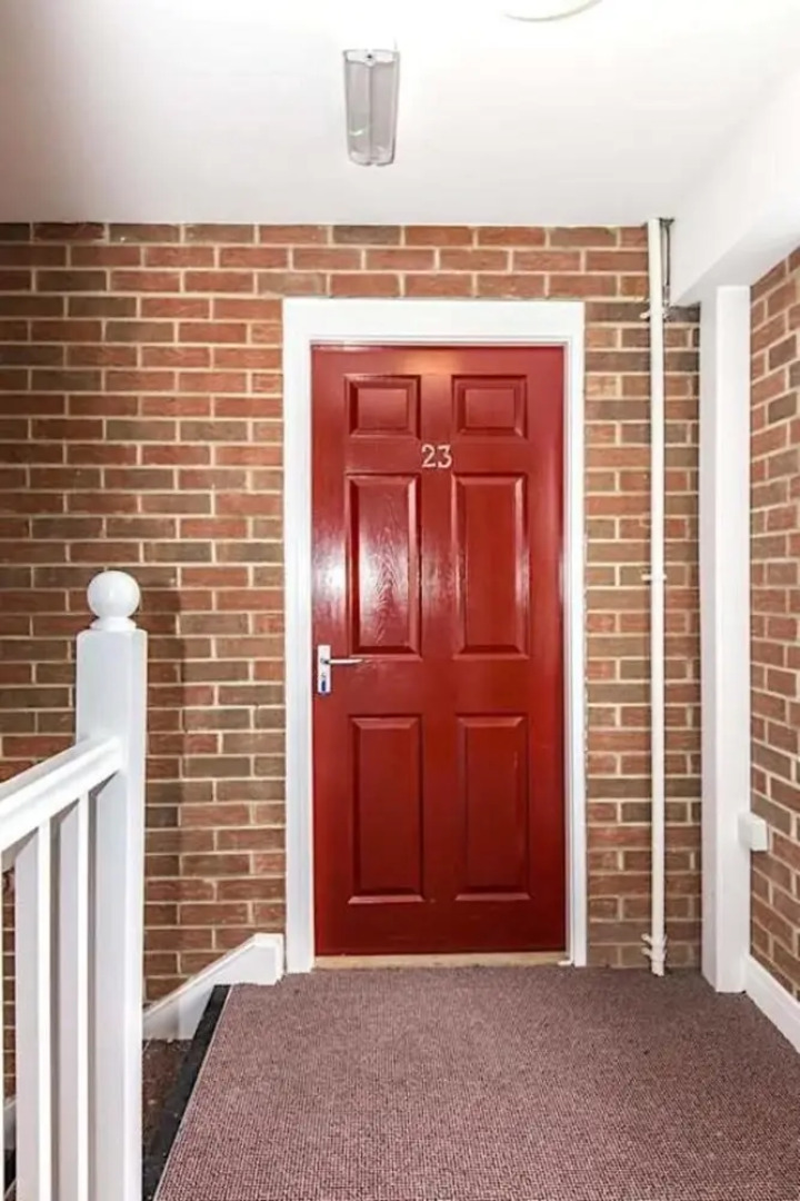 Pullman House Apt 10; 2nd Flr