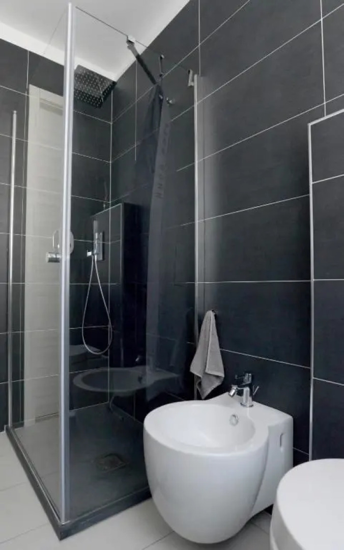 LaCasetta _ Como Lakeview Terrace renovated apartment