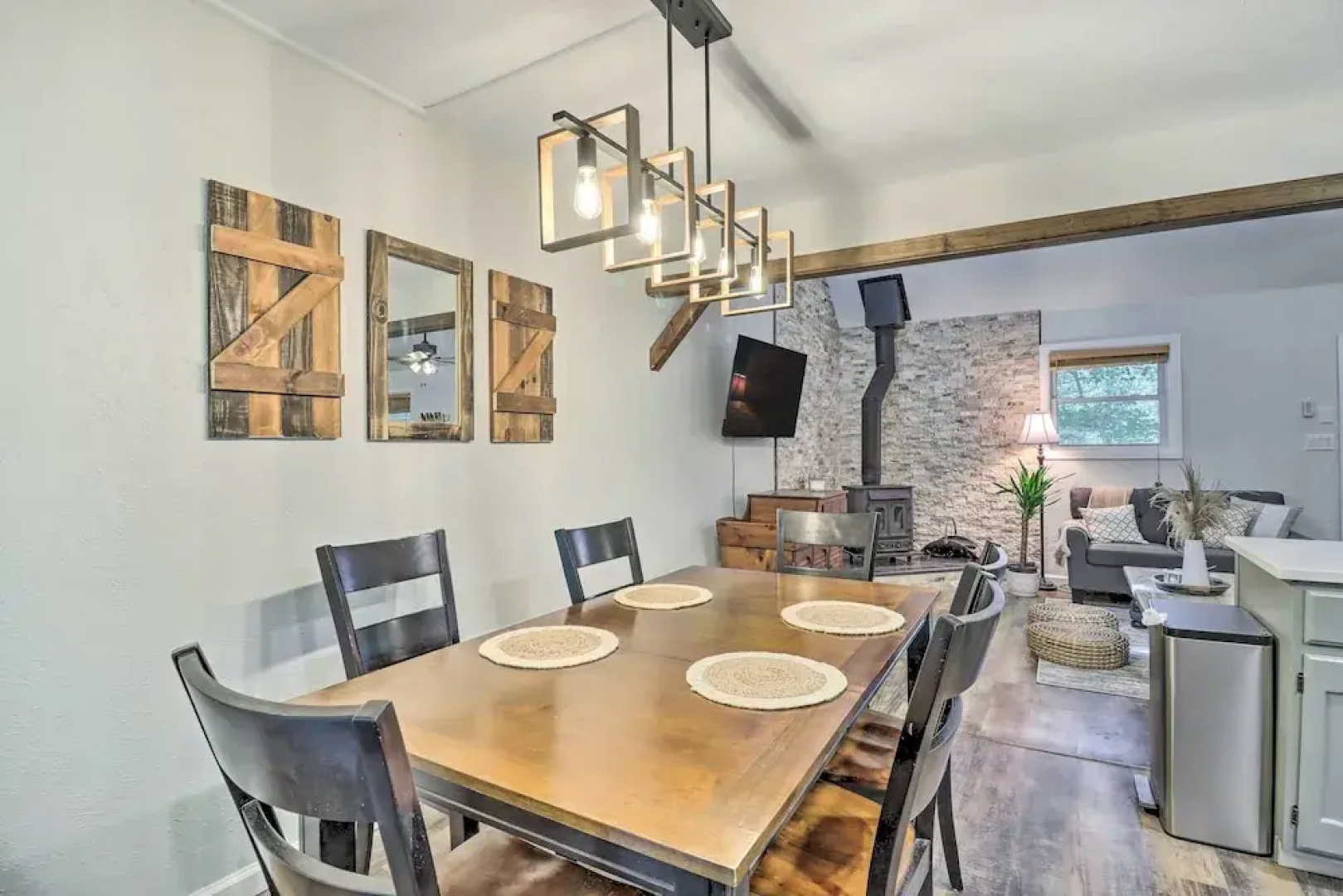 Charming Emerald Lakes Cottage w/ Hot Tub!