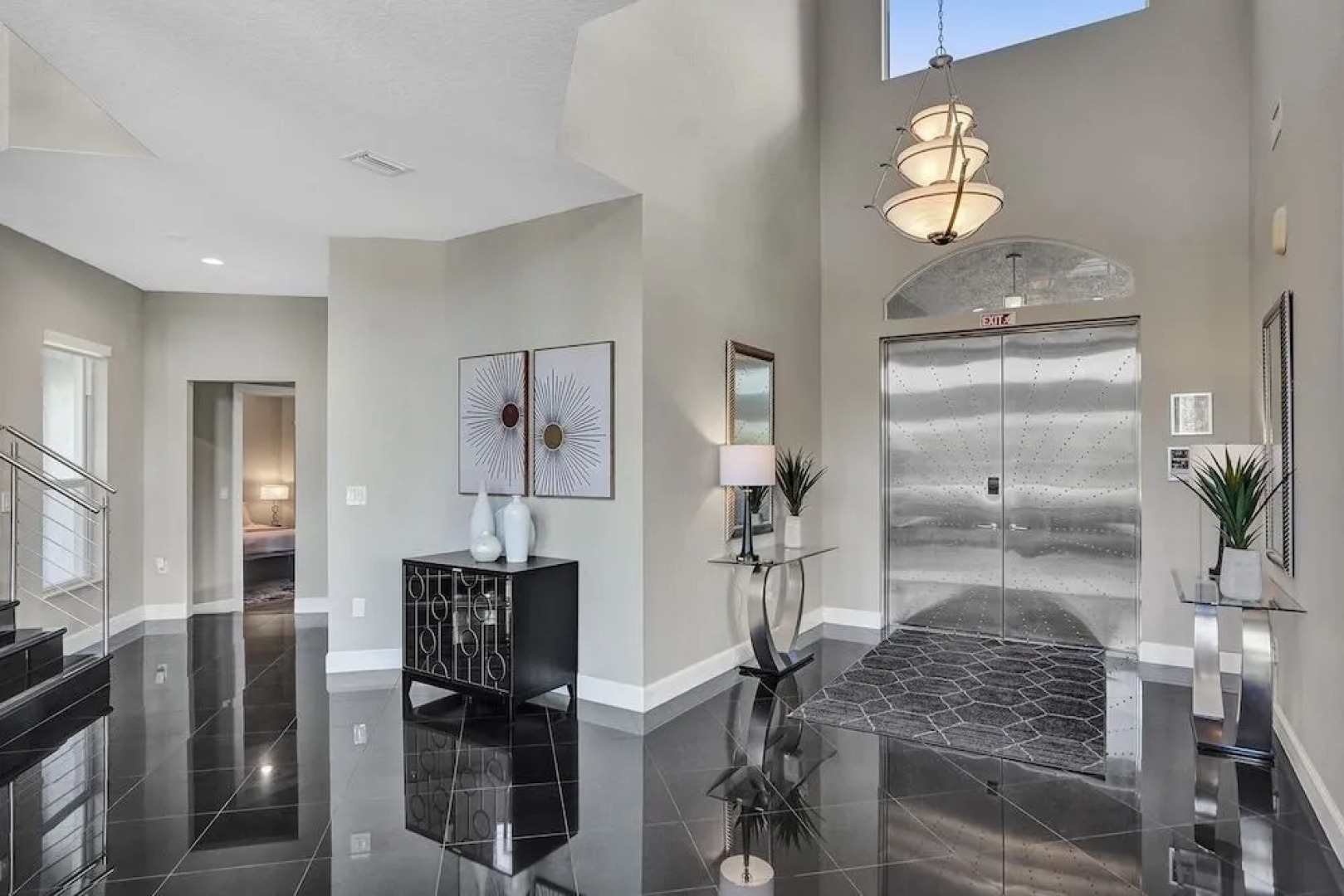 Lavish 8 Br Estate with Pool & Courts