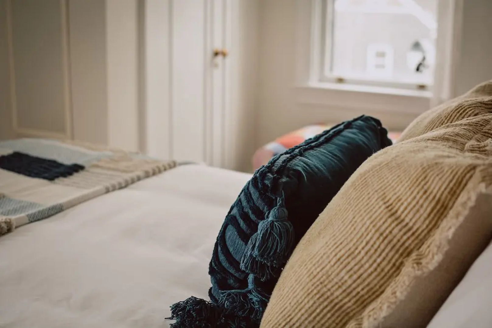 Hill Road Manor Bed & Breakfast