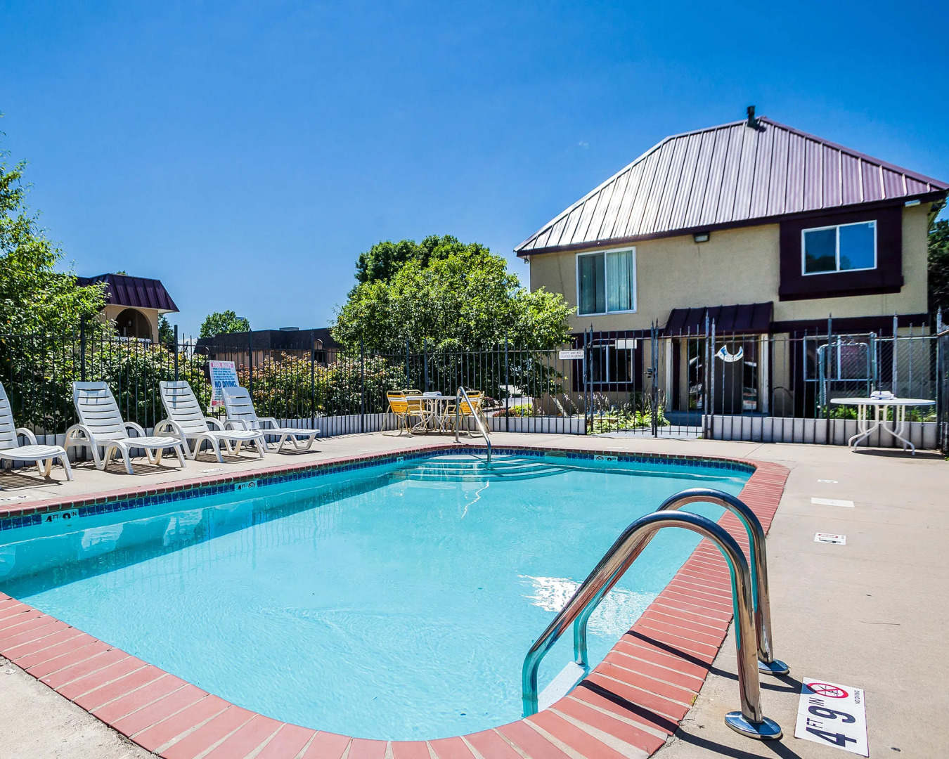 Econo Lodge Urbandale