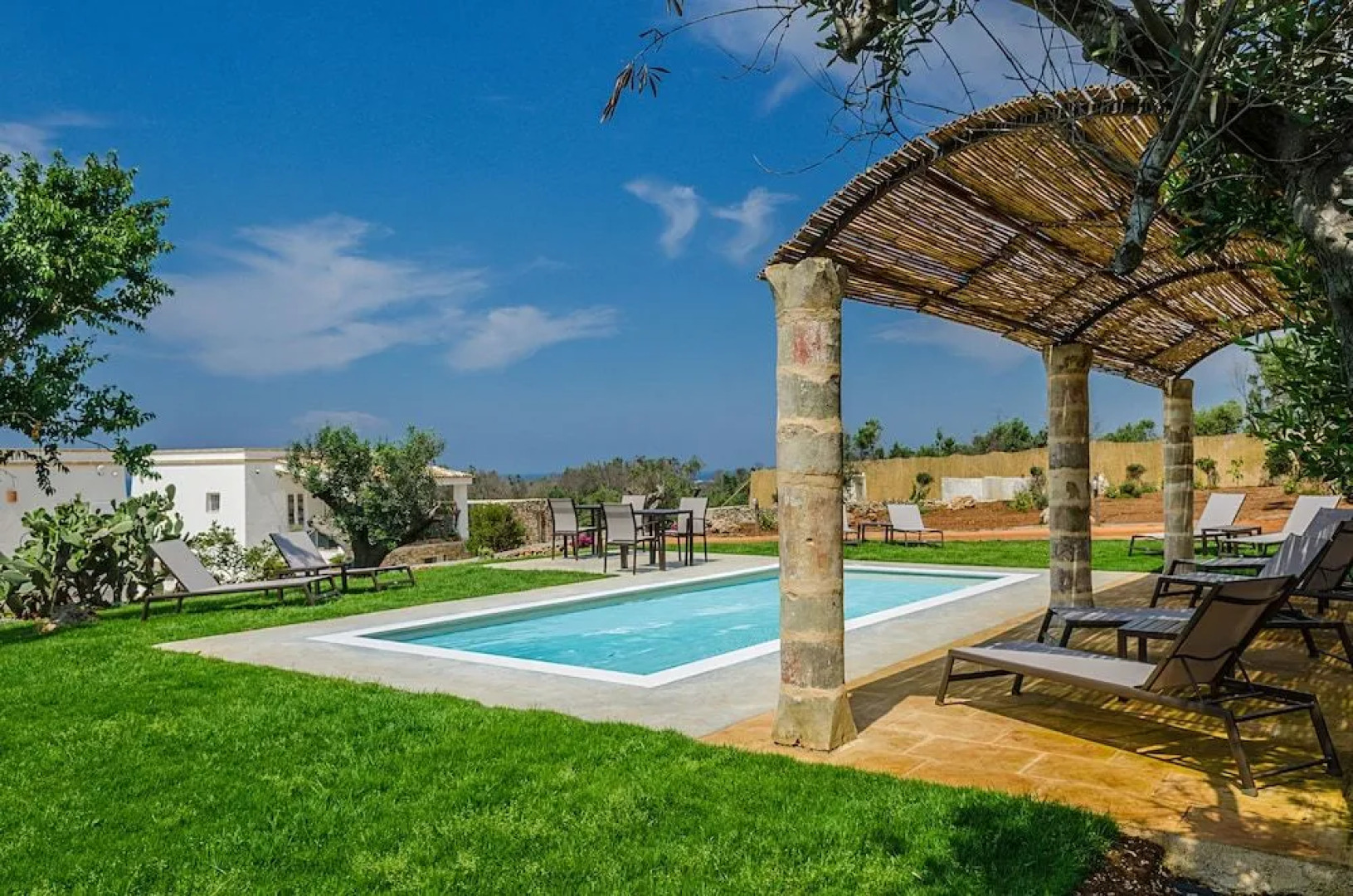 Torre Dell'Alto Mare