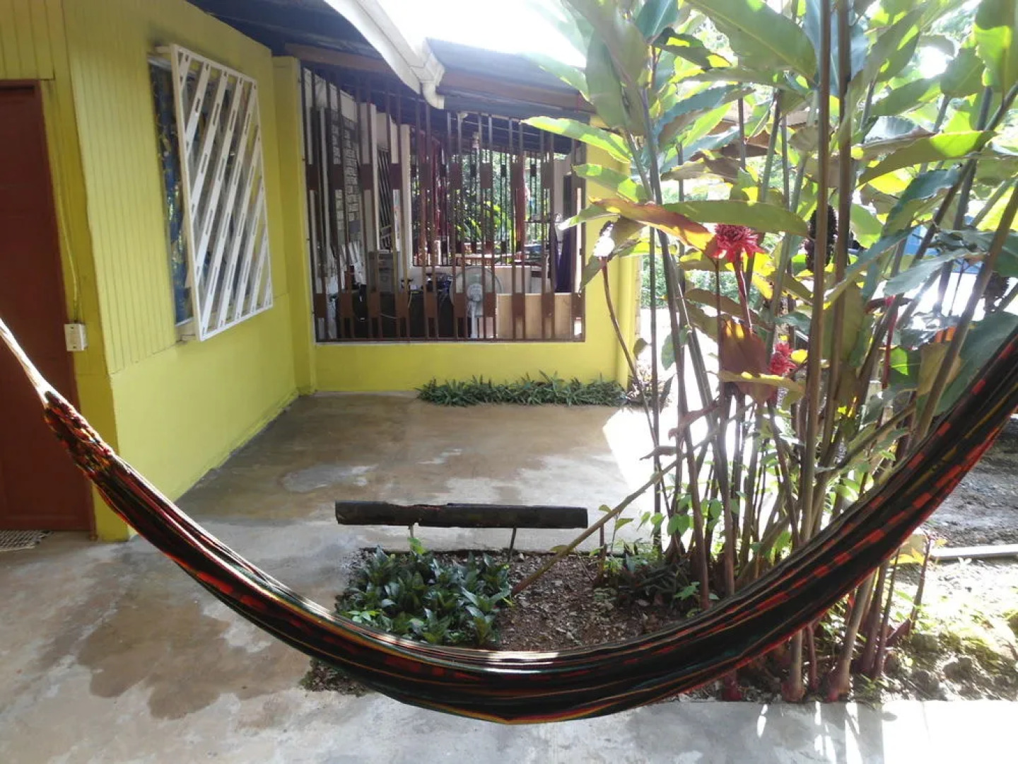 Cabinas Pura Vida Bed & Breakfast