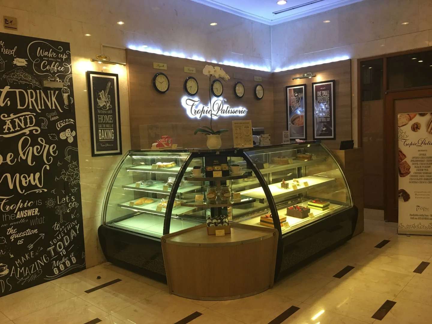 Grand Tropic Suites Hotel