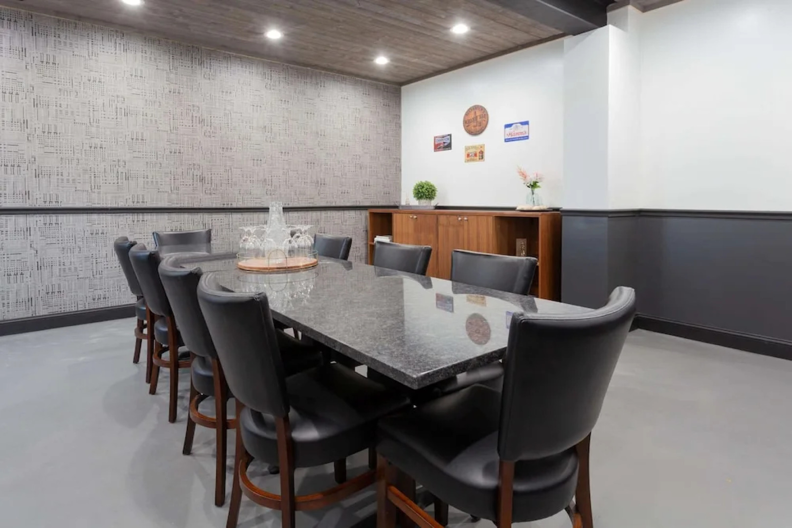 Ramada by Wyndham Windsor Locks