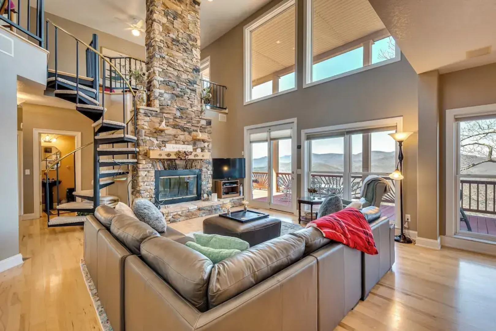 Sky Valley Home w/ Mtn View, 5 Mi to Rabun Bald!