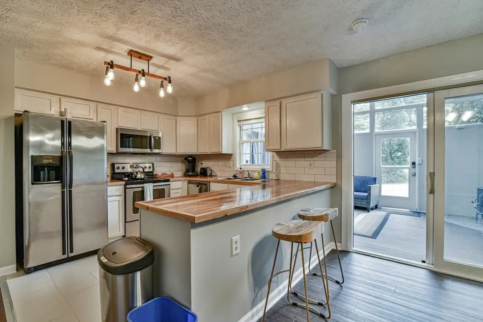 2 BR apt near Mtn to Sea Hiking Trail