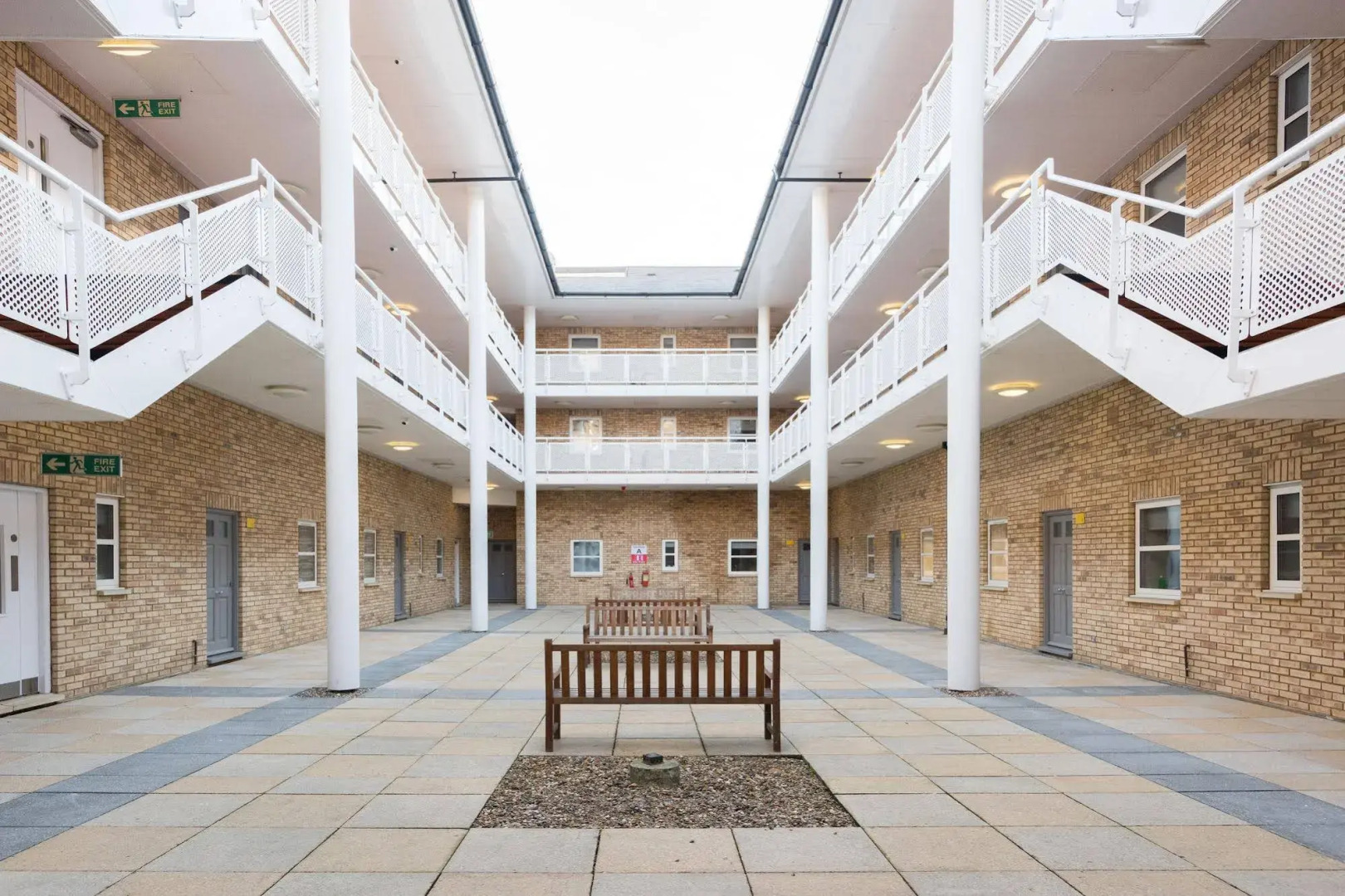 PREMIER SUITES Reading