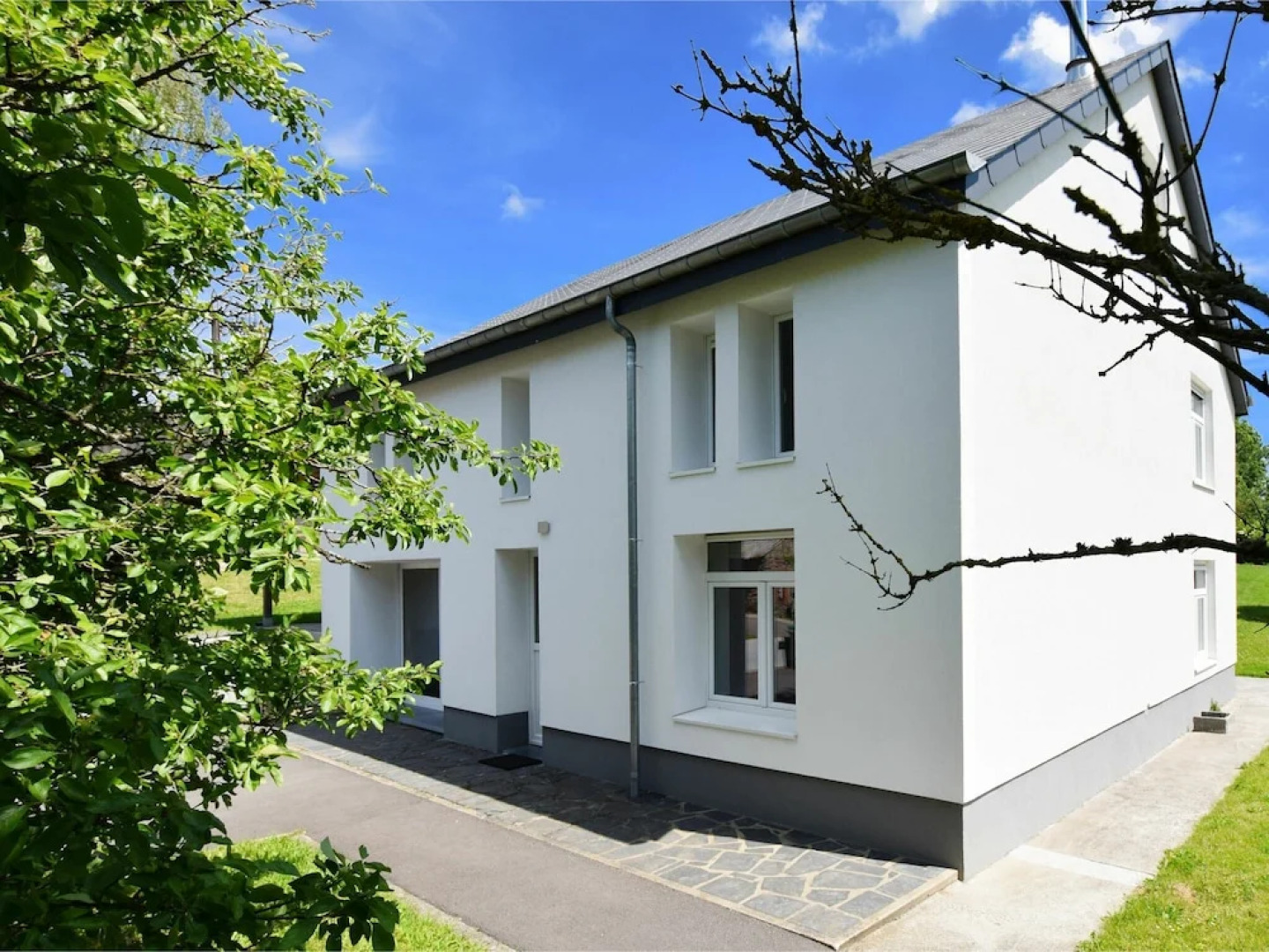 Modern, Well-equipped House With Sauna, Spacious Garden and Nice View