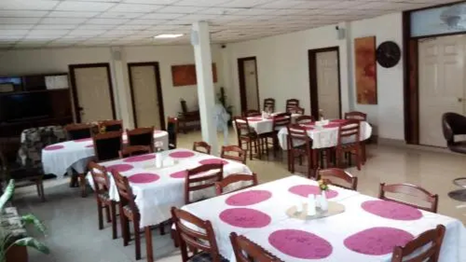 Lahara Lodge