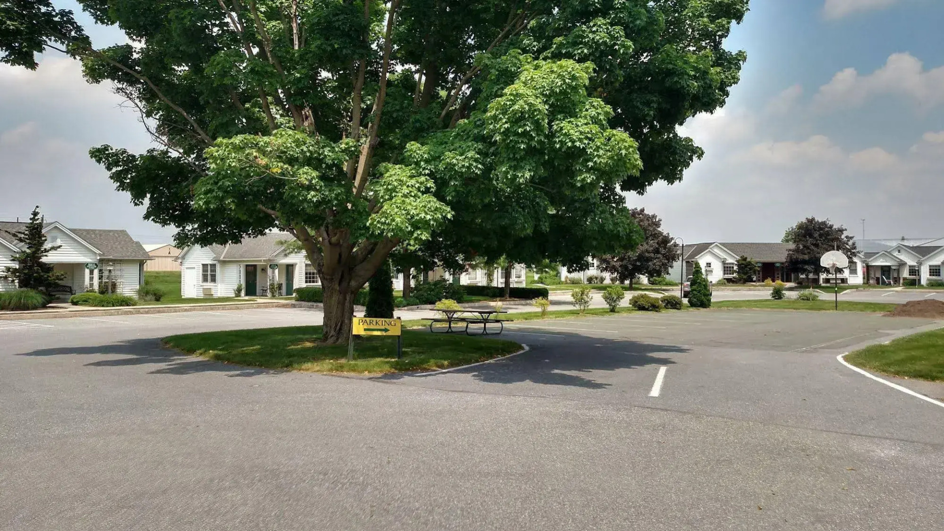 Spruce Lane Lodge and Cottages