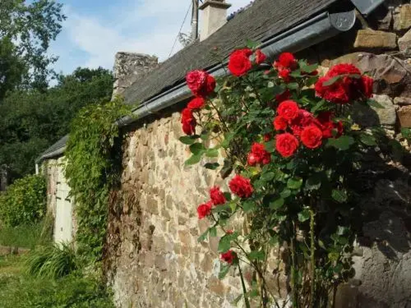 Prieure St Pierre de La Luthumiere