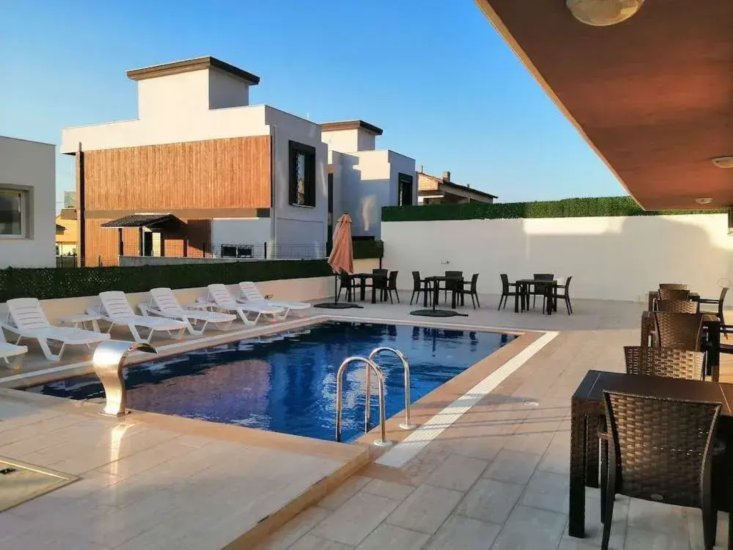 Sunset Akarca Pansiyon