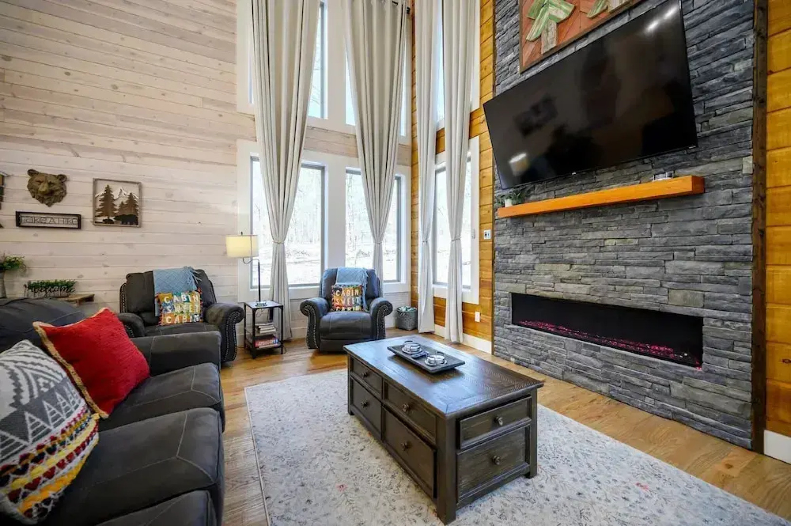 Stardust Hollow Cabin for 14