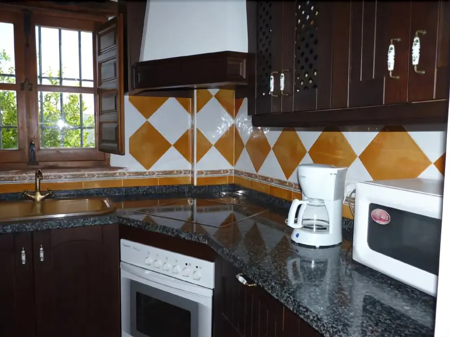 Malaga 101846 3 Bedroom Holiday home By Mo Rentals