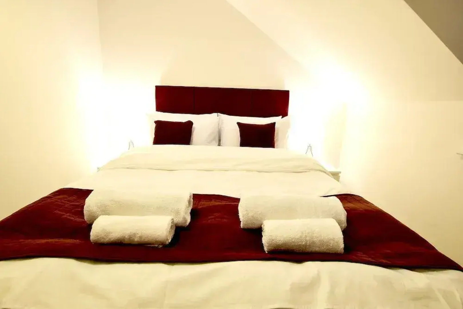 Roomspace Apartments -Kirk Court