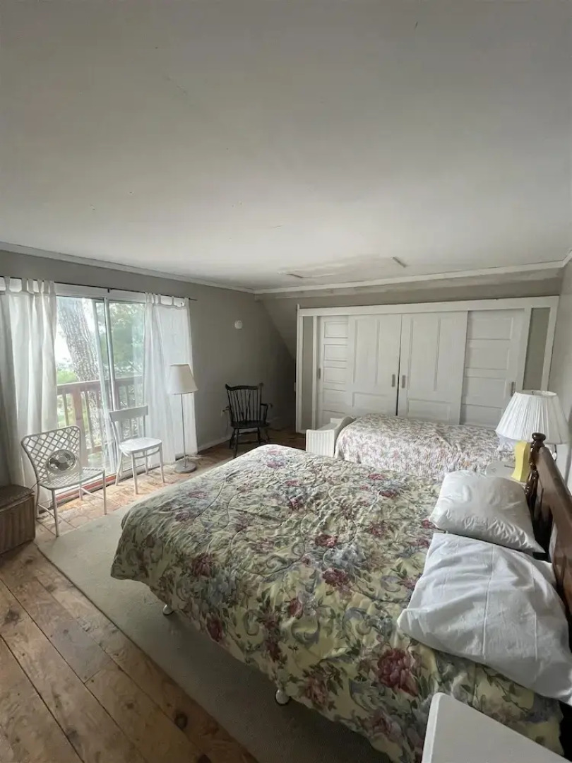 Little Sandy-limit 8 3 Bedroom Cottage by RedAwning