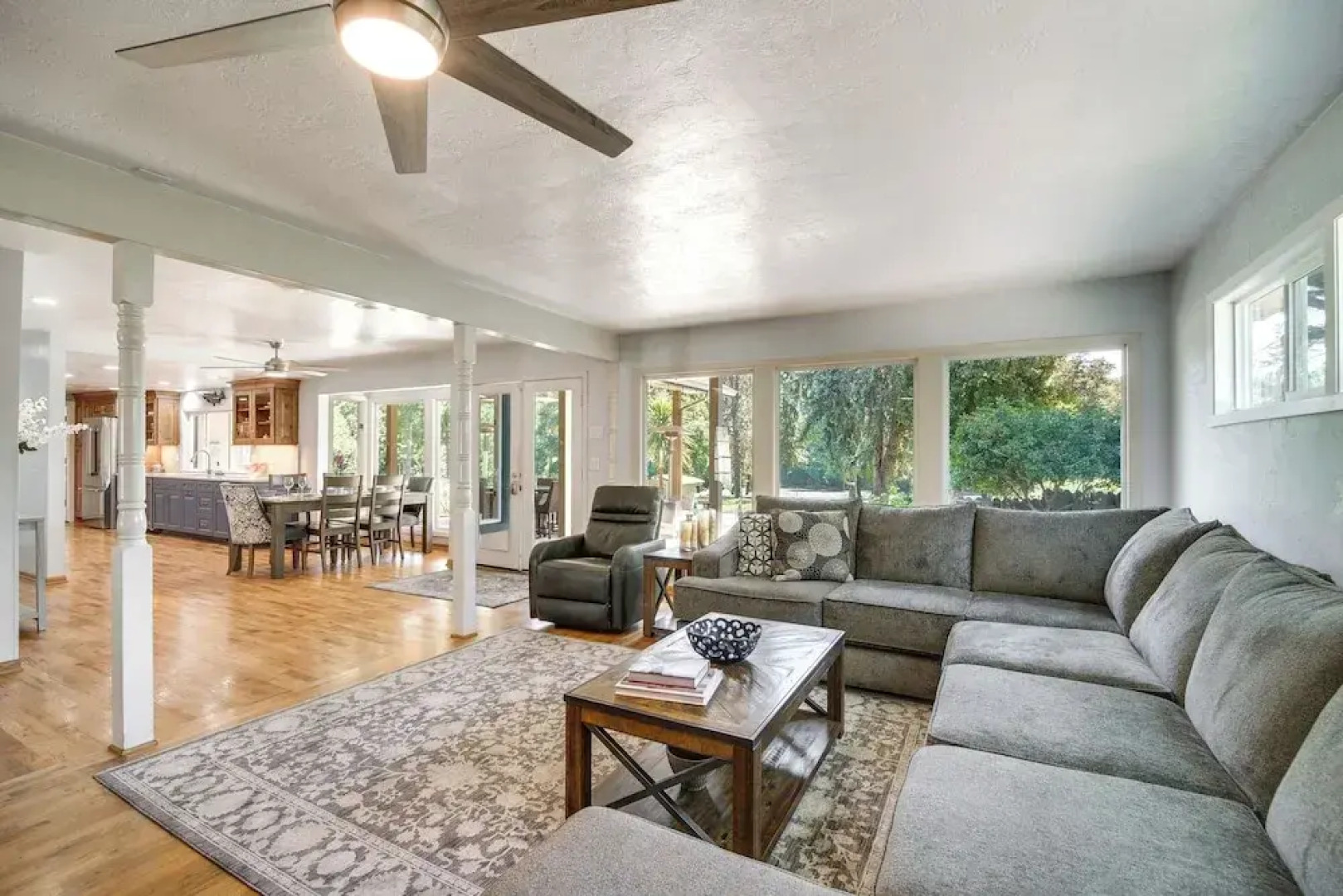 Lovely Riverfront Grants Pass Home: Pool & Hot Tub