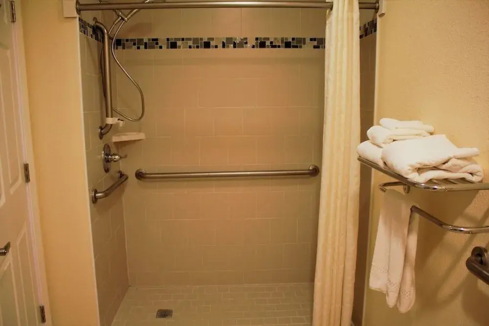 Oregon Trail Inn & Suites