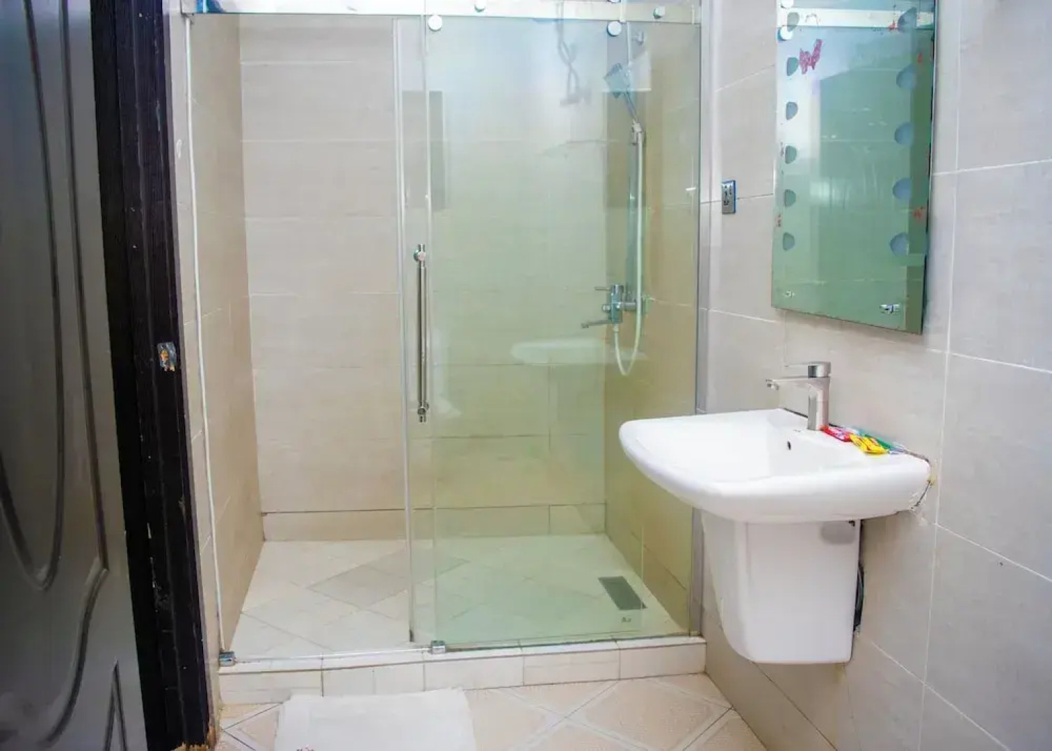 Ai-Royal Hotel & Suites