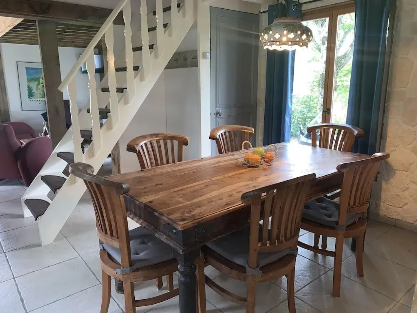 Modern Holiday Home near Forest in Burgundy