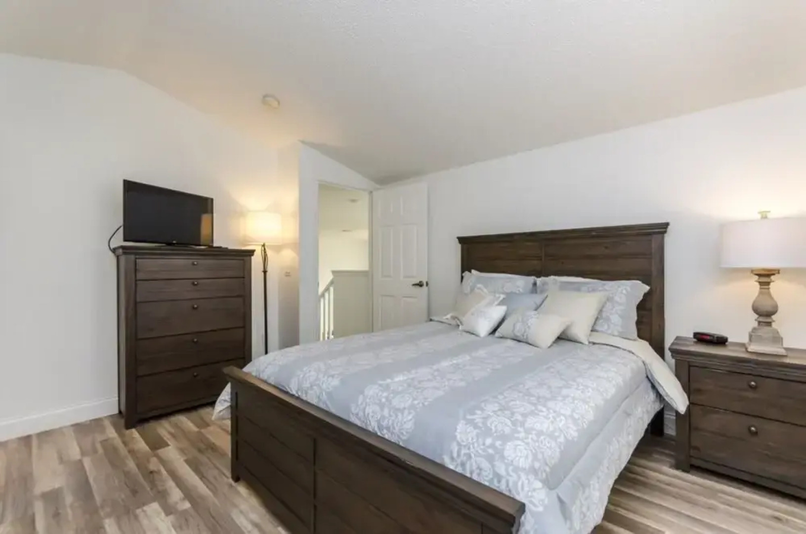 Pool Nature Trail Theme Parks 4 Br Home by RedAwning