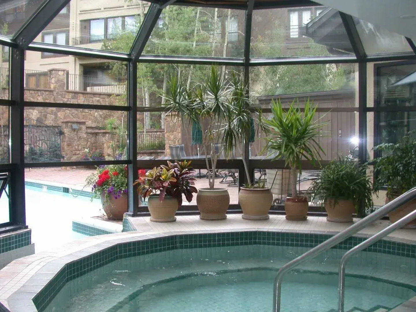 Northwoods Luxury Condo Close to Chairlift by RedAwning