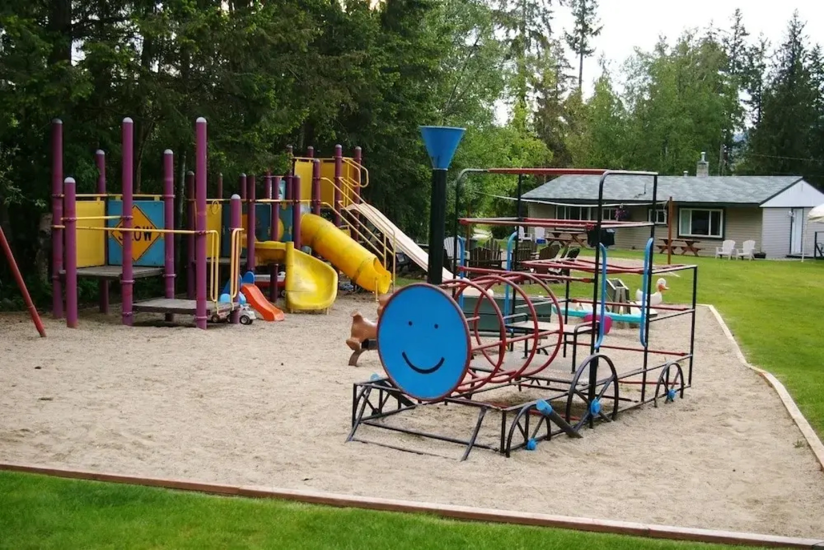 Shuswap Lake Motel & Resort