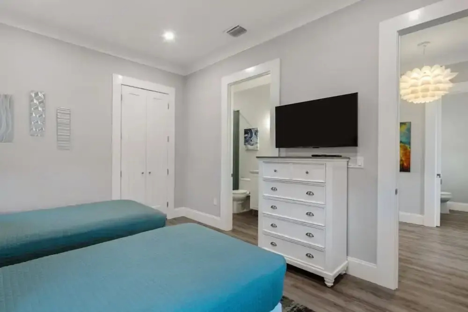 Seagate House by Brightwild Waterfront w Dock